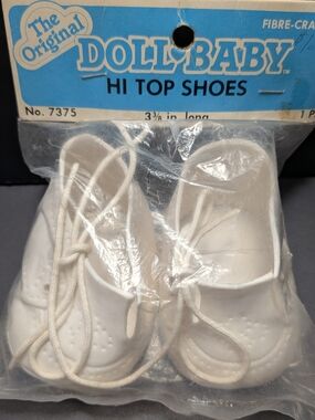 Vintage Cabbage Patch Kids Doll Lace Up Shoes Doll Baby, in package Fibre craft